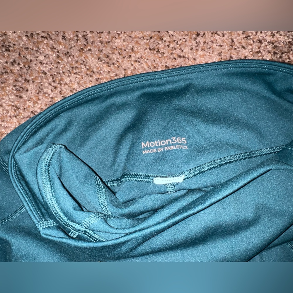 Fabletics Motion 365 - Picture 3 of 5